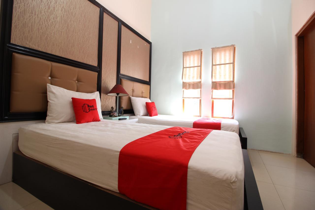 Reddoorz Plus Near Tugu Jogja 2 Джокякарта Екстериор снимка